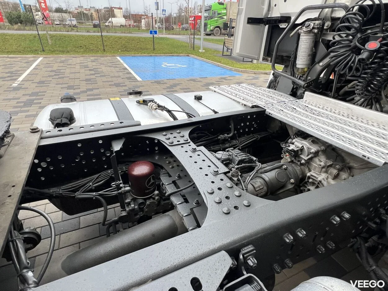 Mercedes-Benz Actros 1845L BigSpace 12.8 331kW