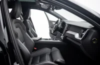 Volvo XC60 T8 Recharge R-Design AWD 2.0 288kW thumbnail