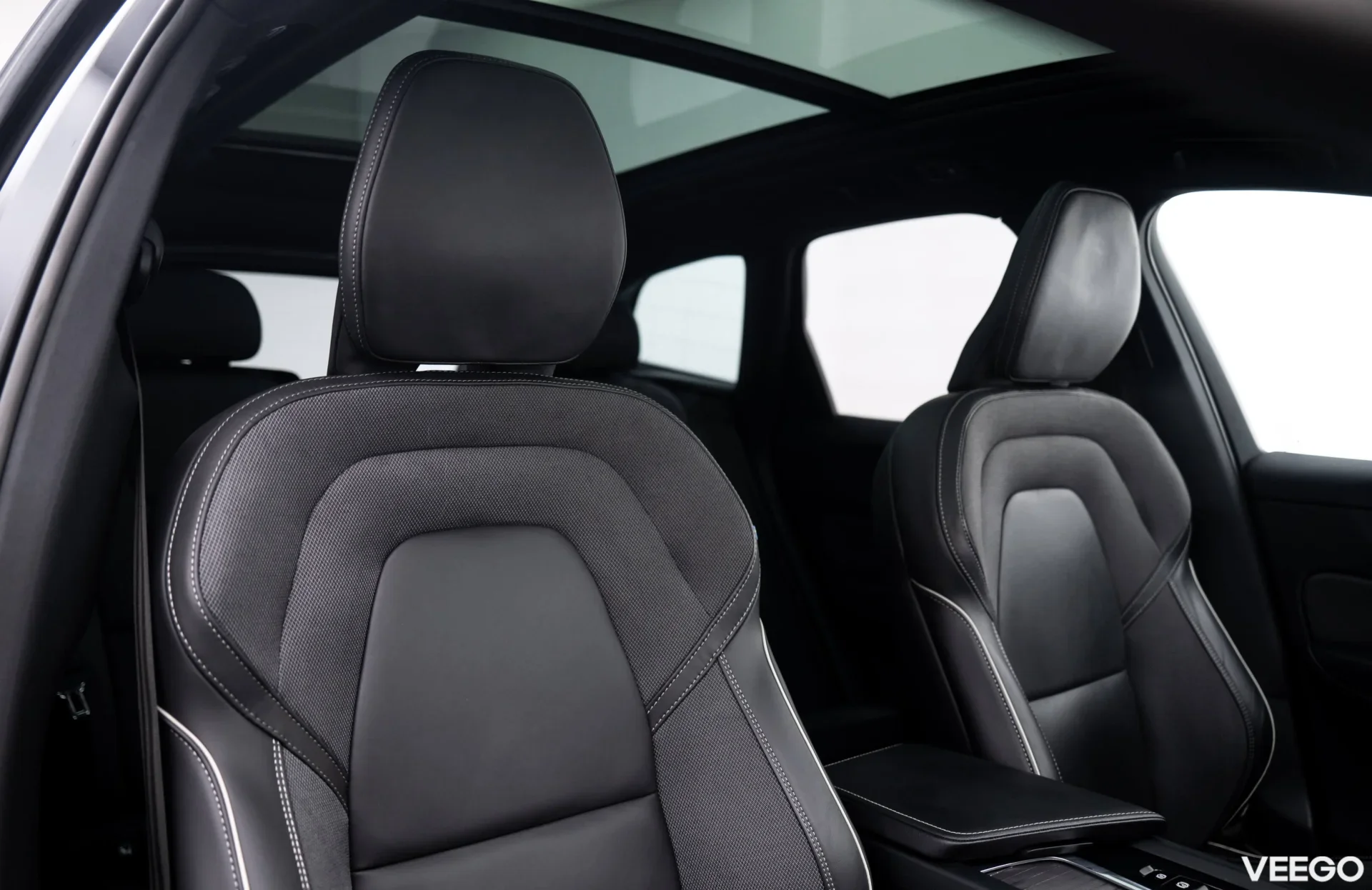 Volvo XC60 T8 Recharge R-Design AWD 2.0 288kW