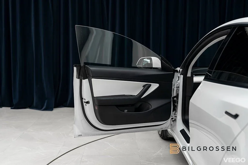 Tesla Model 3 Performance 513hk Autopilot Premium 377kW