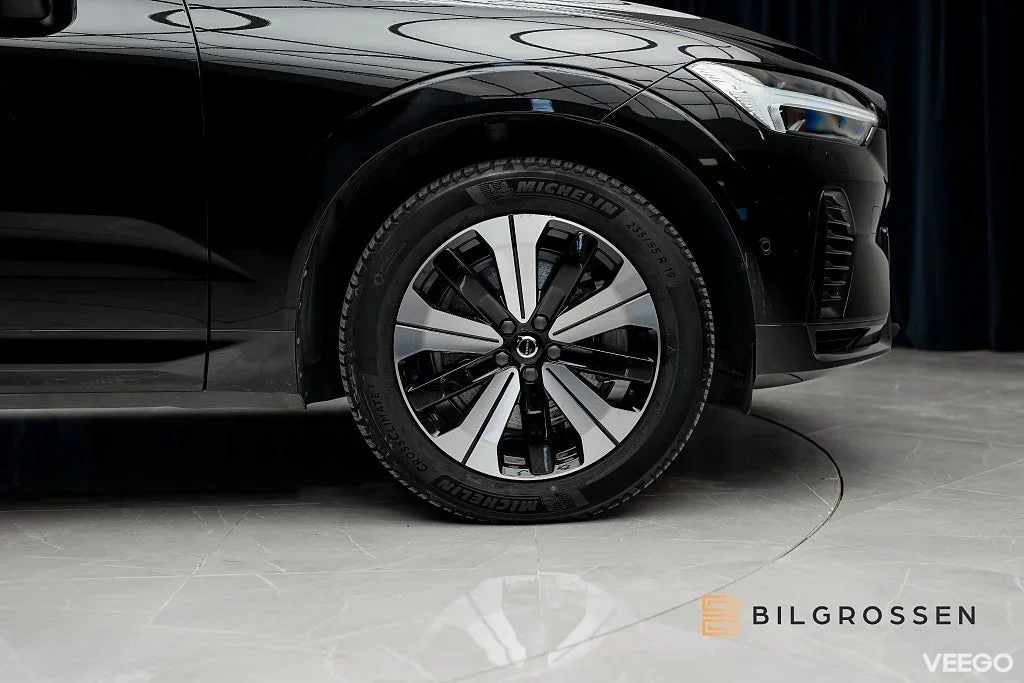 Volvo XC60 Recharge T6 AWD Plus Dark Panorama Drag 257kW