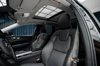 Volvo XC60 Recharge T6 AWD Plus Dark Panorama Drag 257kW thumbnail