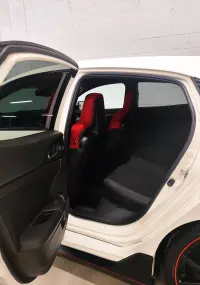 Honda Civic Type-R 2.0 235kW thumbnail