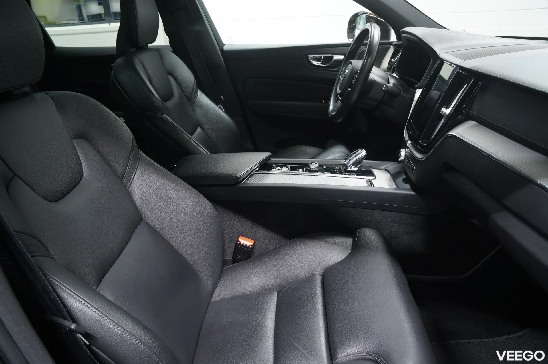 Volvo XC60 Inscription AWD H&K 2 145kW