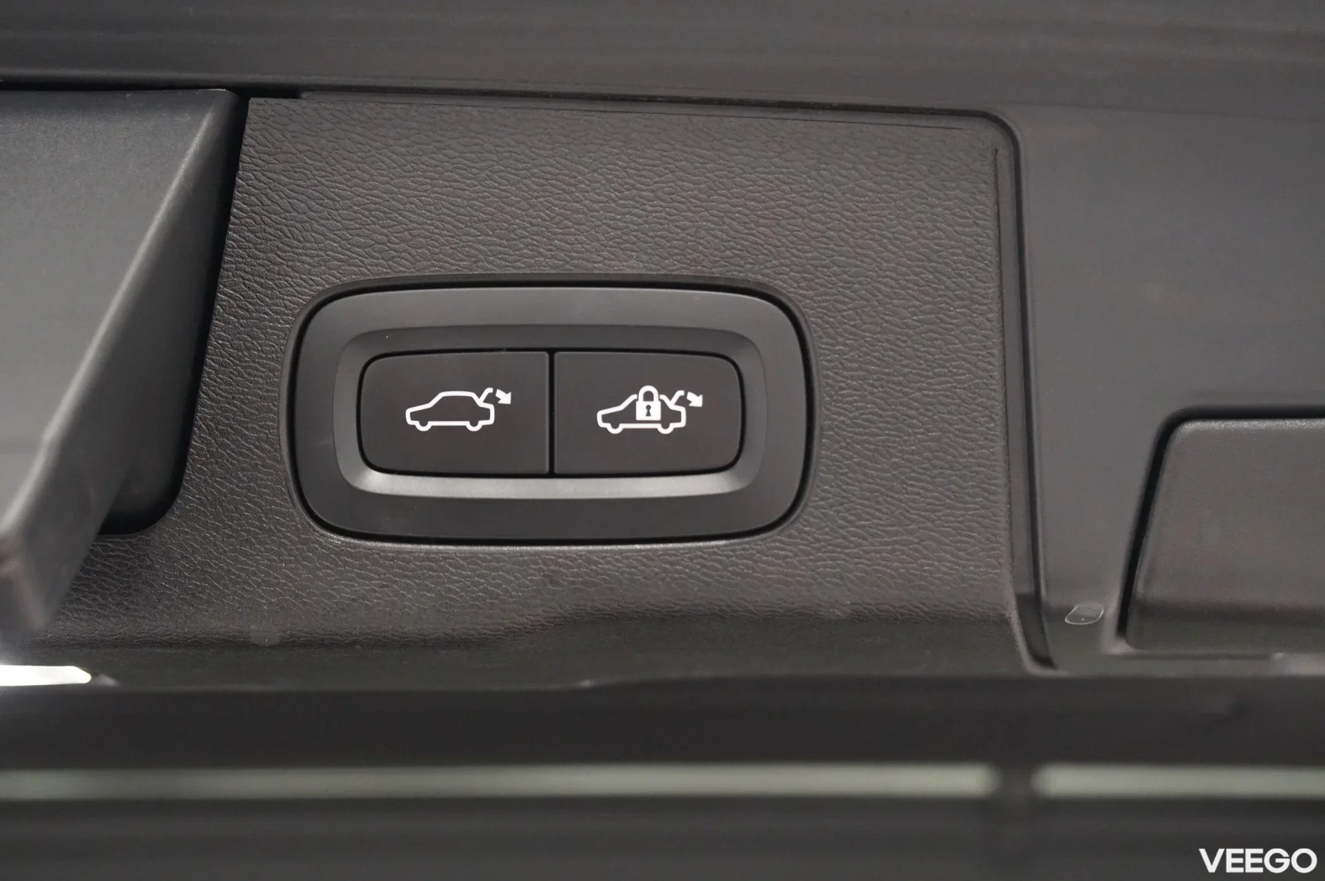 Volvo XC60 Inscription AWD H&K 2 145kW