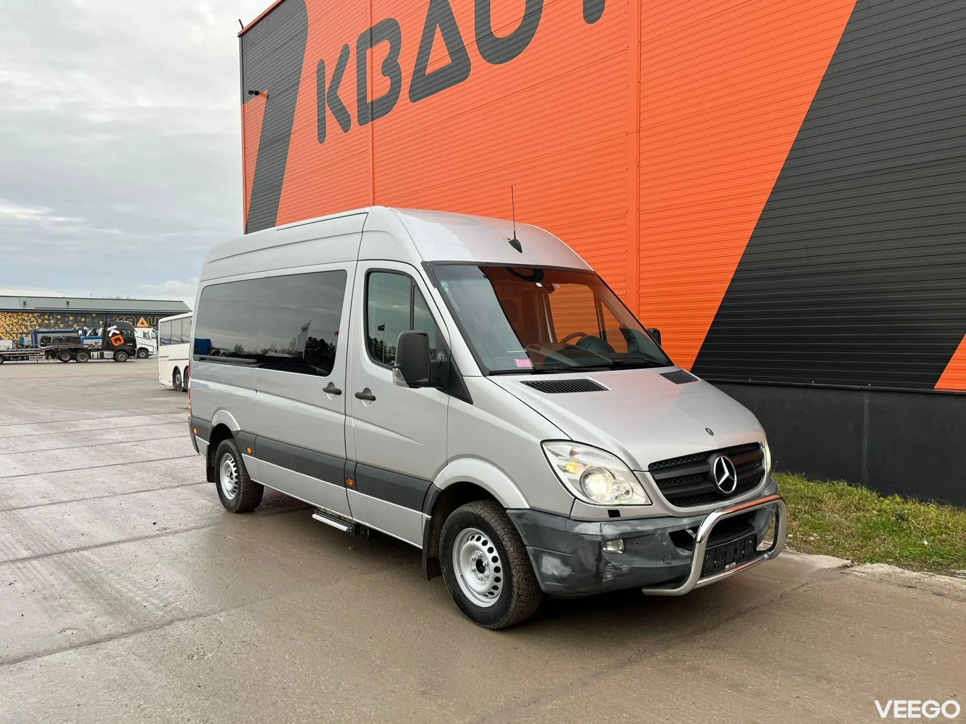 Mercedes-Benz Sprinter 13+1 SEATS / DRIVER AC 120kW