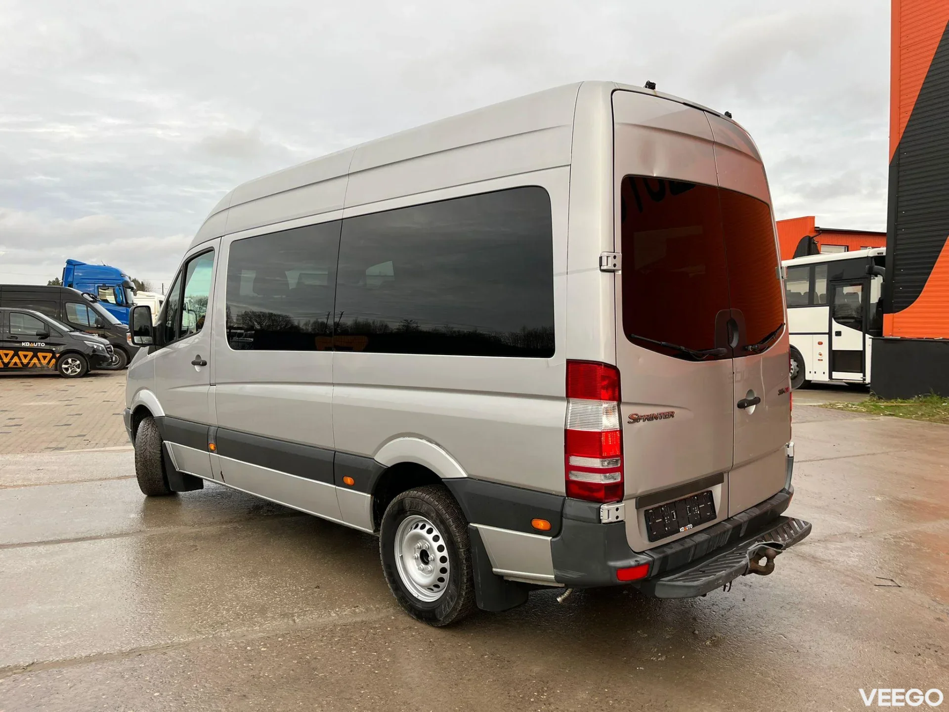 Mercedes-Benz Sprinter 13+1 SEATS / DRIVER AC 120kW