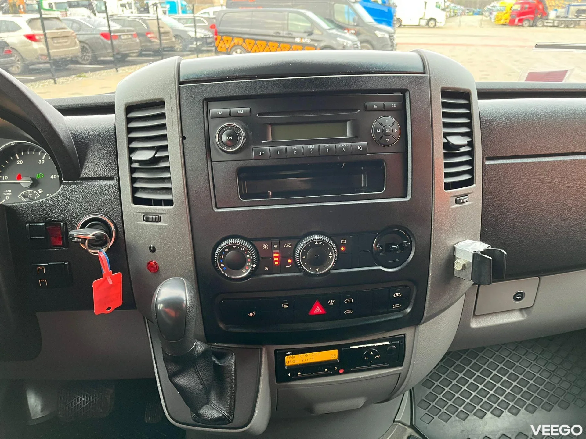 Mercedes-Benz Sprinter 13+1 SEATS / DRIVER AC 120kW