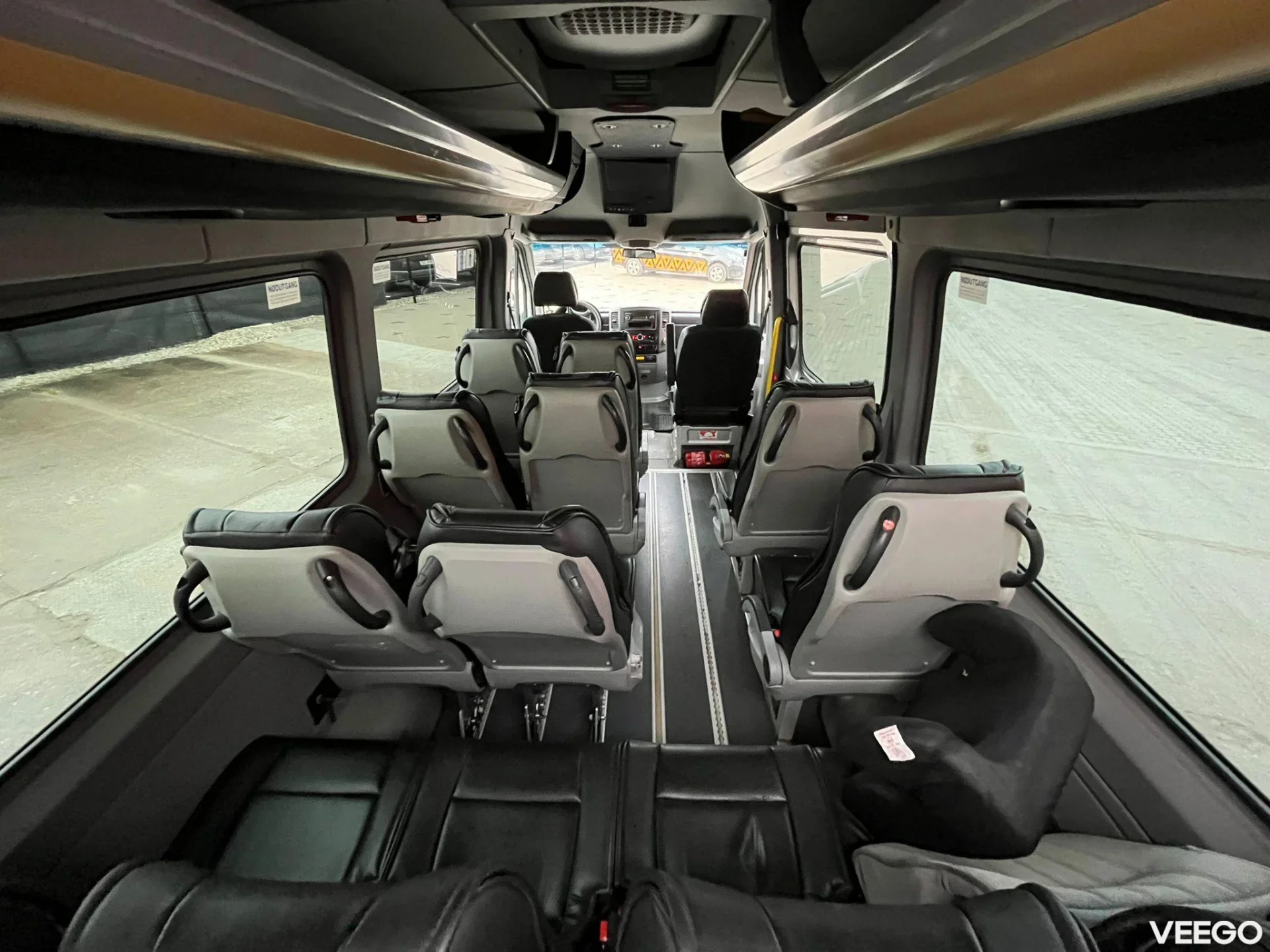 Mercedes-Benz Sprinter 13+1 SEATS / DRIVER AC 120kW