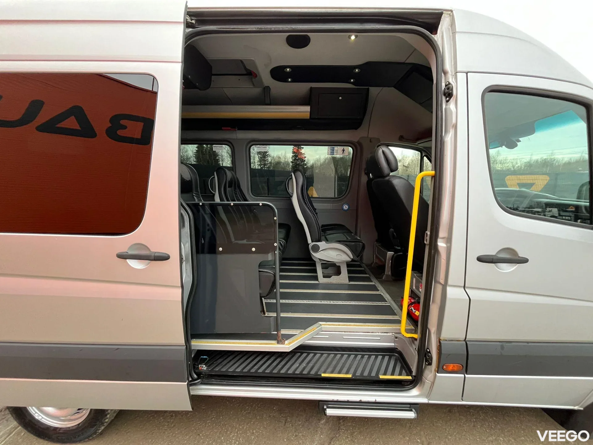 Mercedes-Benz Sprinter 13+1 SEATS / DRIVER AC 120kW