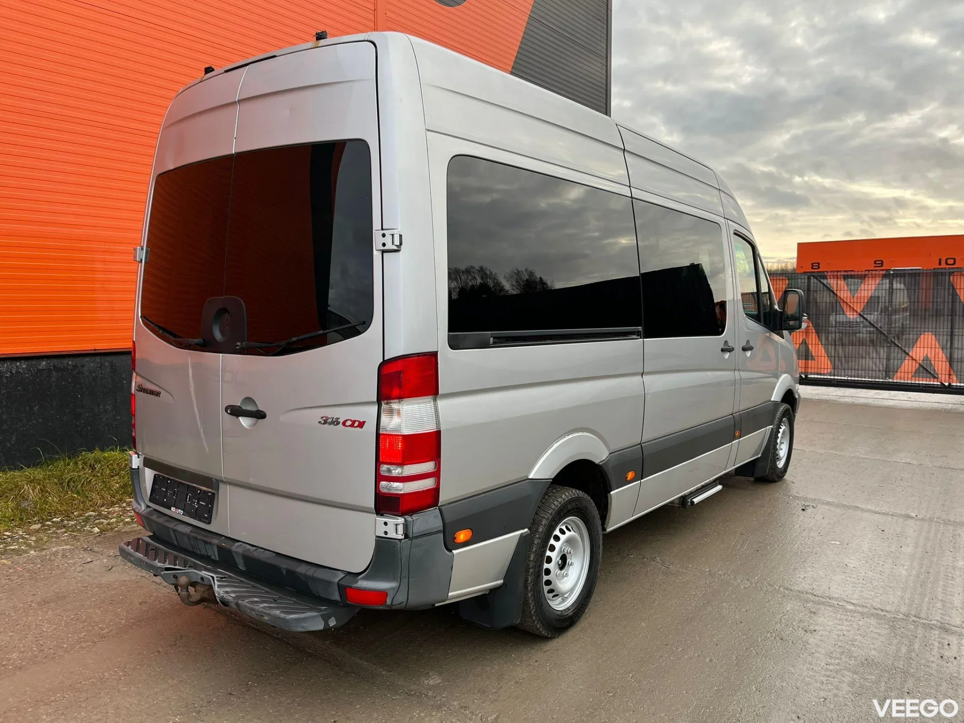 Mercedes-Benz Sprinter 13+1 SEATS / DRIVER AC 120kW
