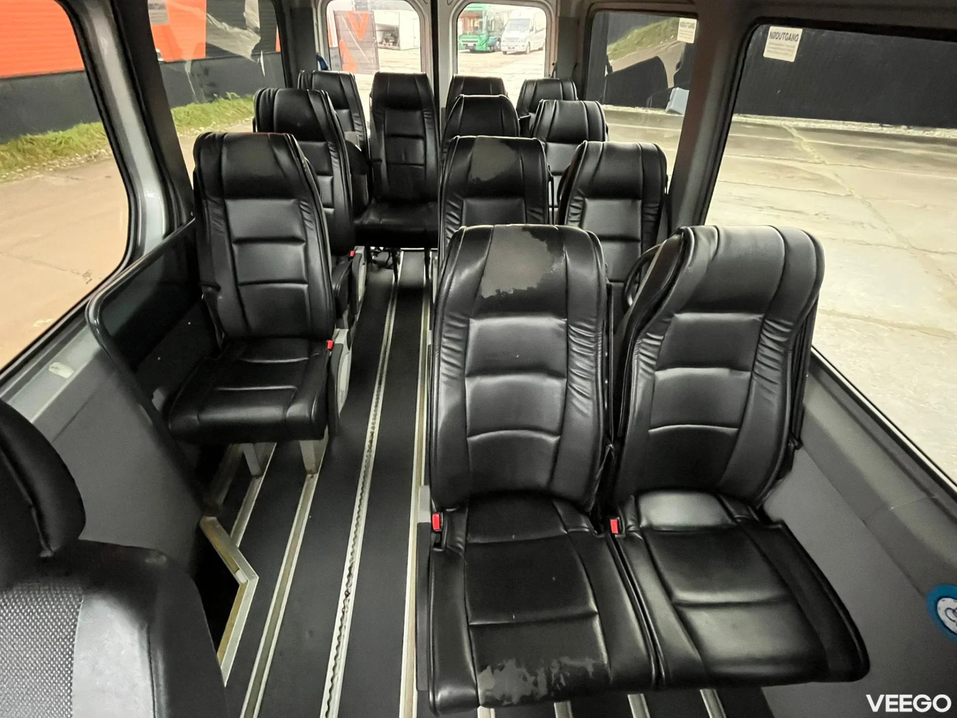 Mercedes-Benz Sprinter 13+1 SEATS / DRIVER AC 120kW