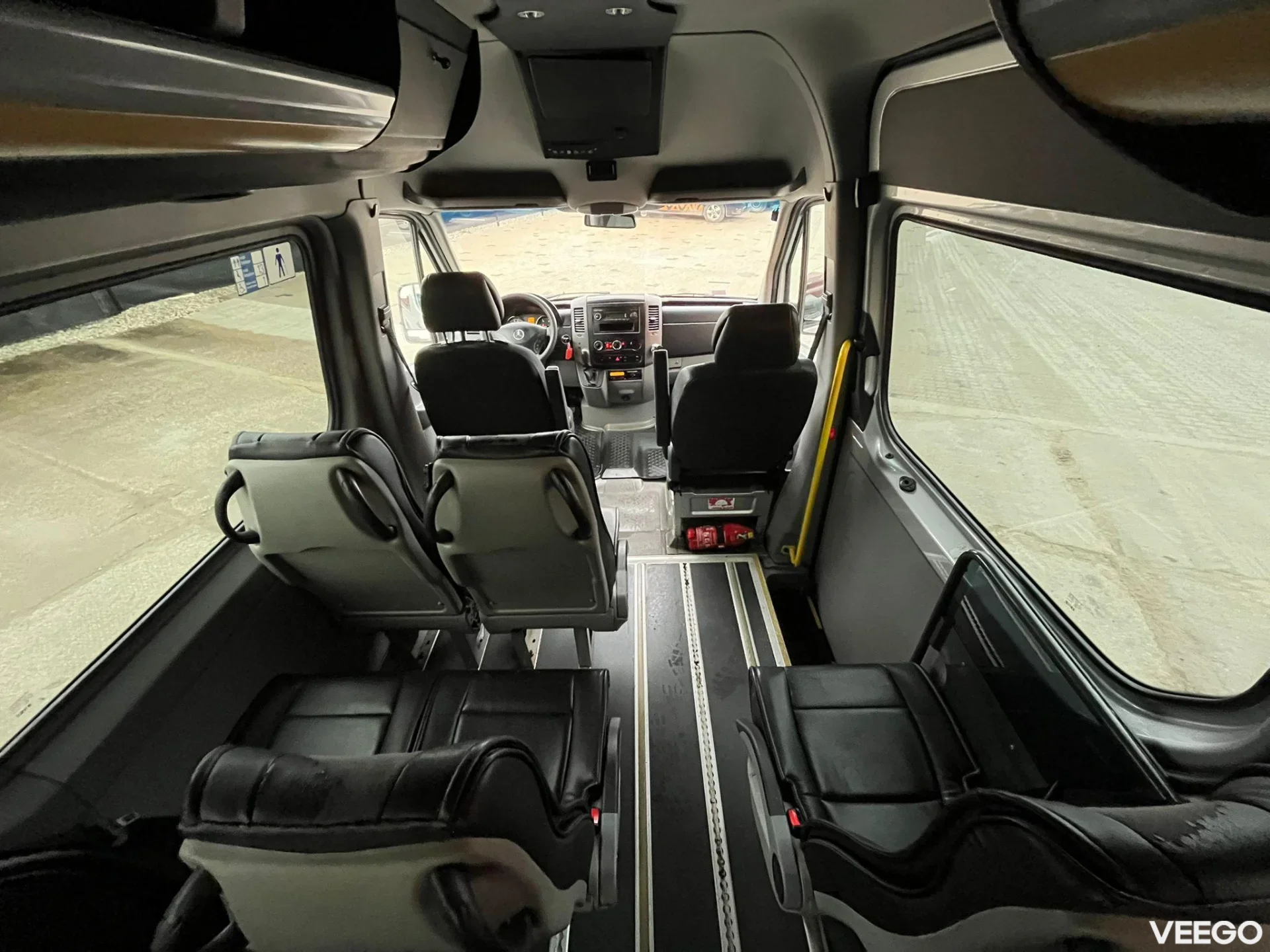 Mercedes-Benz Sprinter 13+1 SEATS / DRIVER AC 120kW