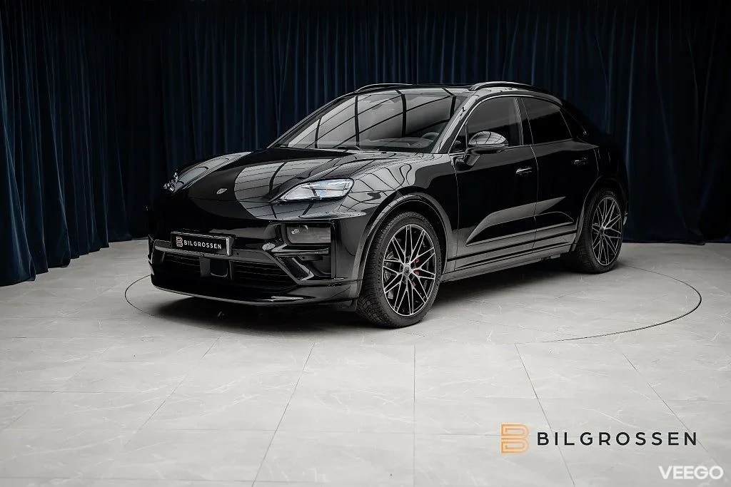 Porsche Macan Turbo Electric 585hk Burmester Hud P-Disp MOMS 430kW