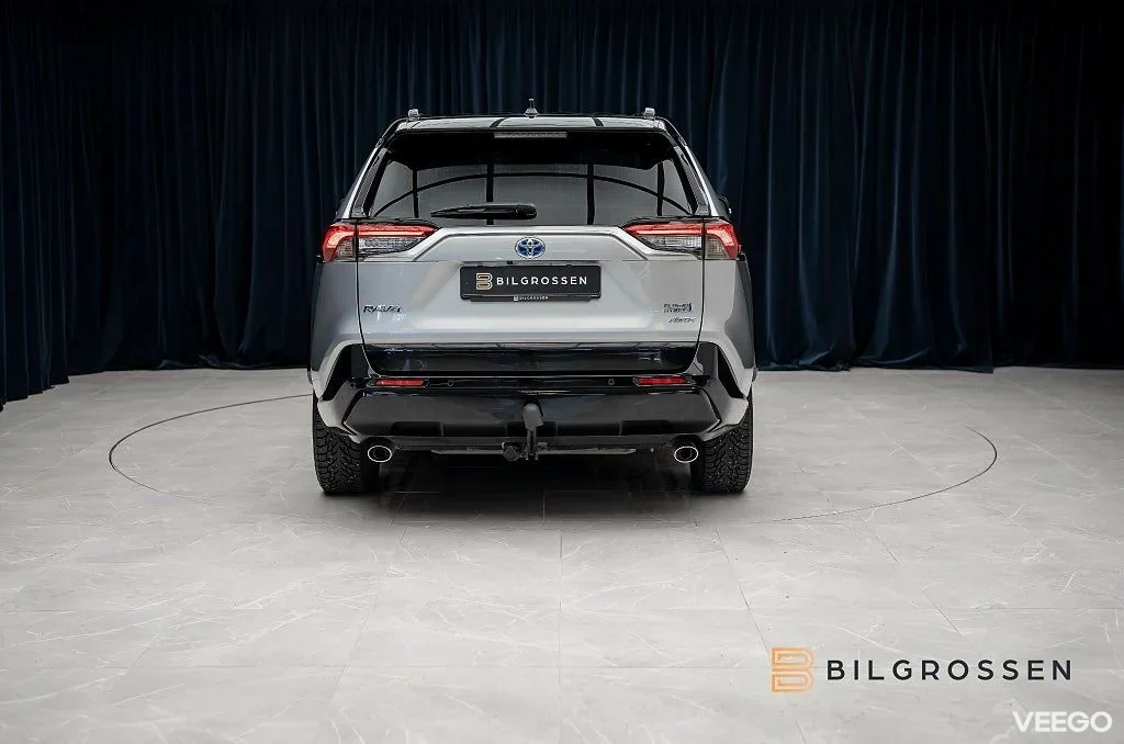 Toyota RAV4 Plug in AWD-i 306hk Style Drag B-Kamera MOMS 225kW
