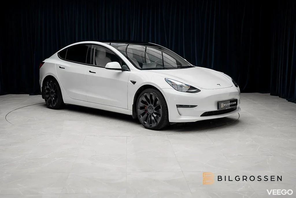 Tesla Model 3 Performance 513hk Autopilot Premium 377kW