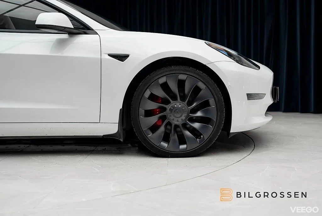 Tesla Model 3 Performance 513hk Autopilot Premium 377kW