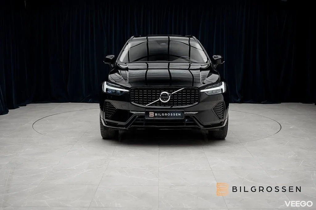 Volvo XC60 Recharge T6 AWD Plus Dark Panorama Drag 257kW