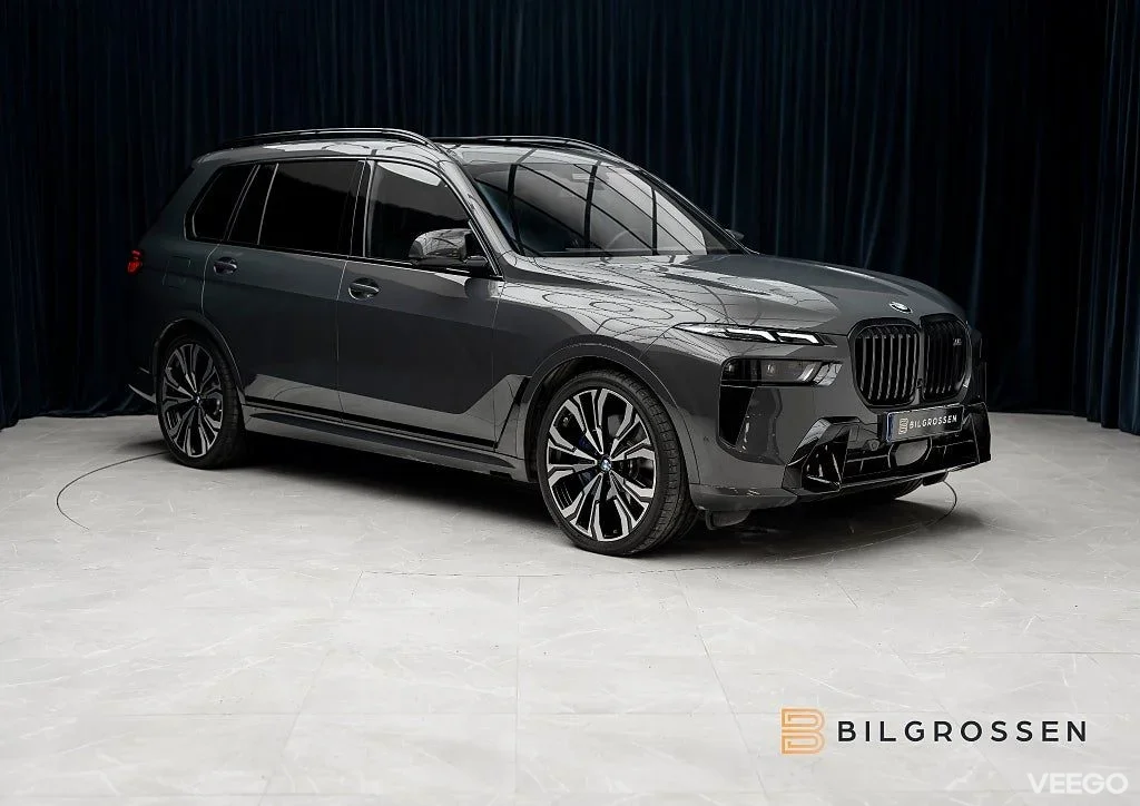 BMW X7 M60i xDrive M Sport Pro Executive SkyLounge B&W 390kW