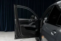 BMW X7 M60i xDrive M Sport Pro Executive SkyLounge B&W 390kW thumbnail