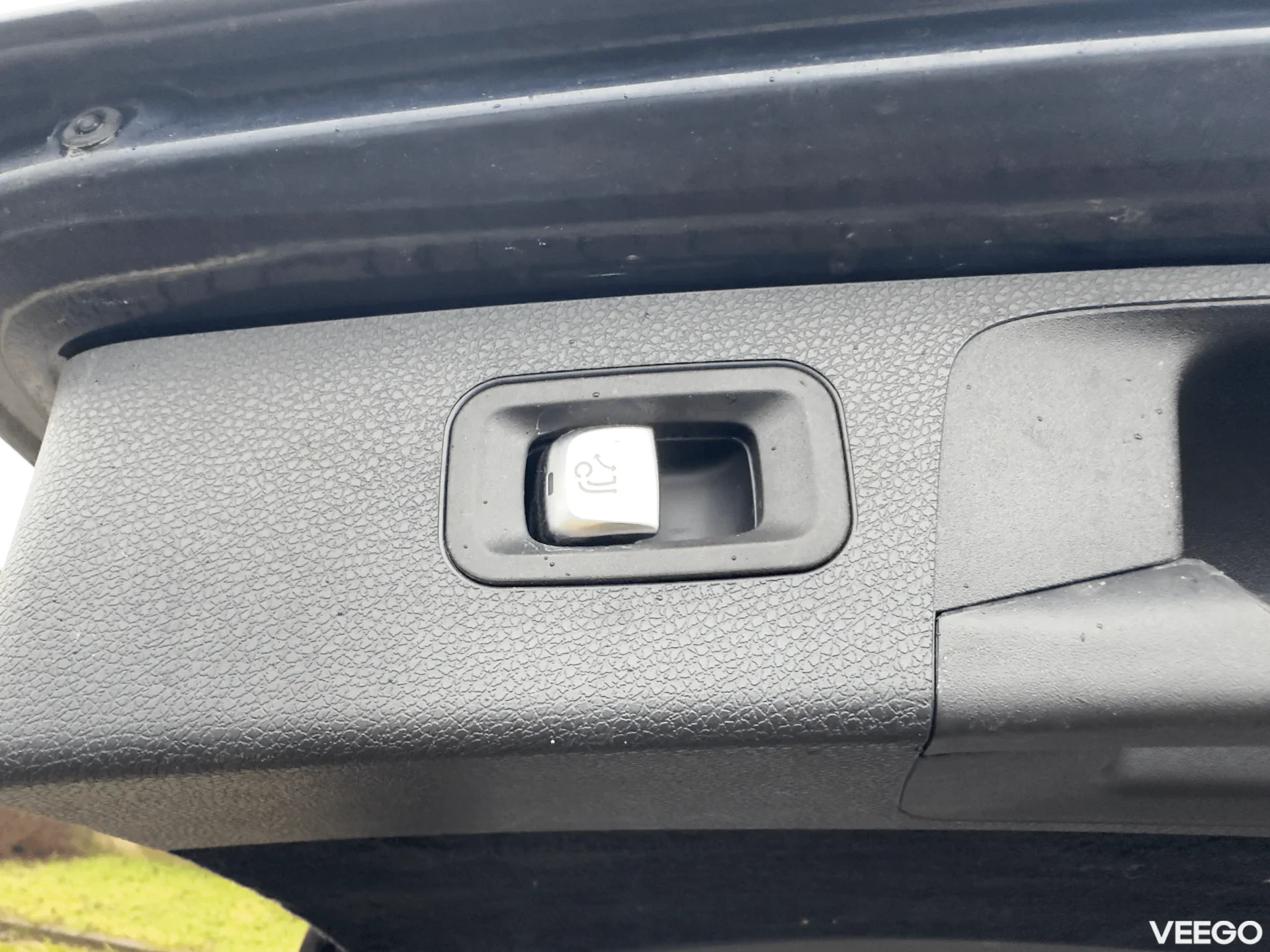 Mercedes-Benz E220 2.0 143kW