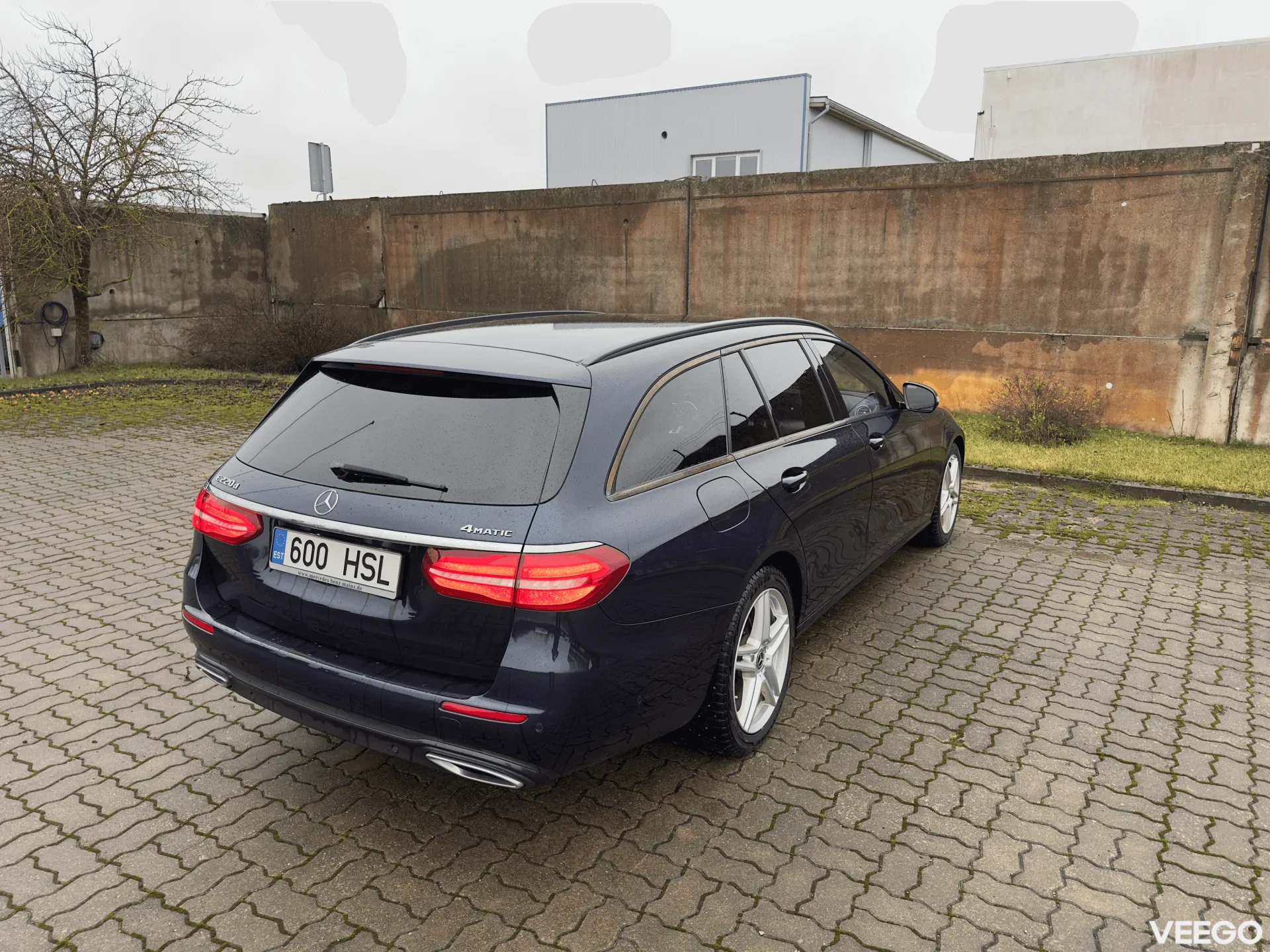 Mercedes-Benz E220 2.0 143kW