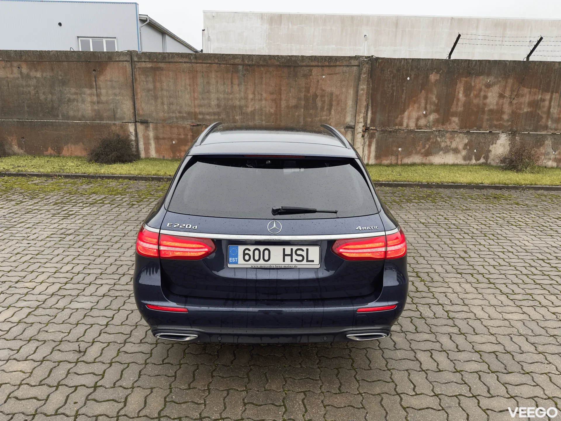 Mercedes-Benz E220 2.0 143kW
