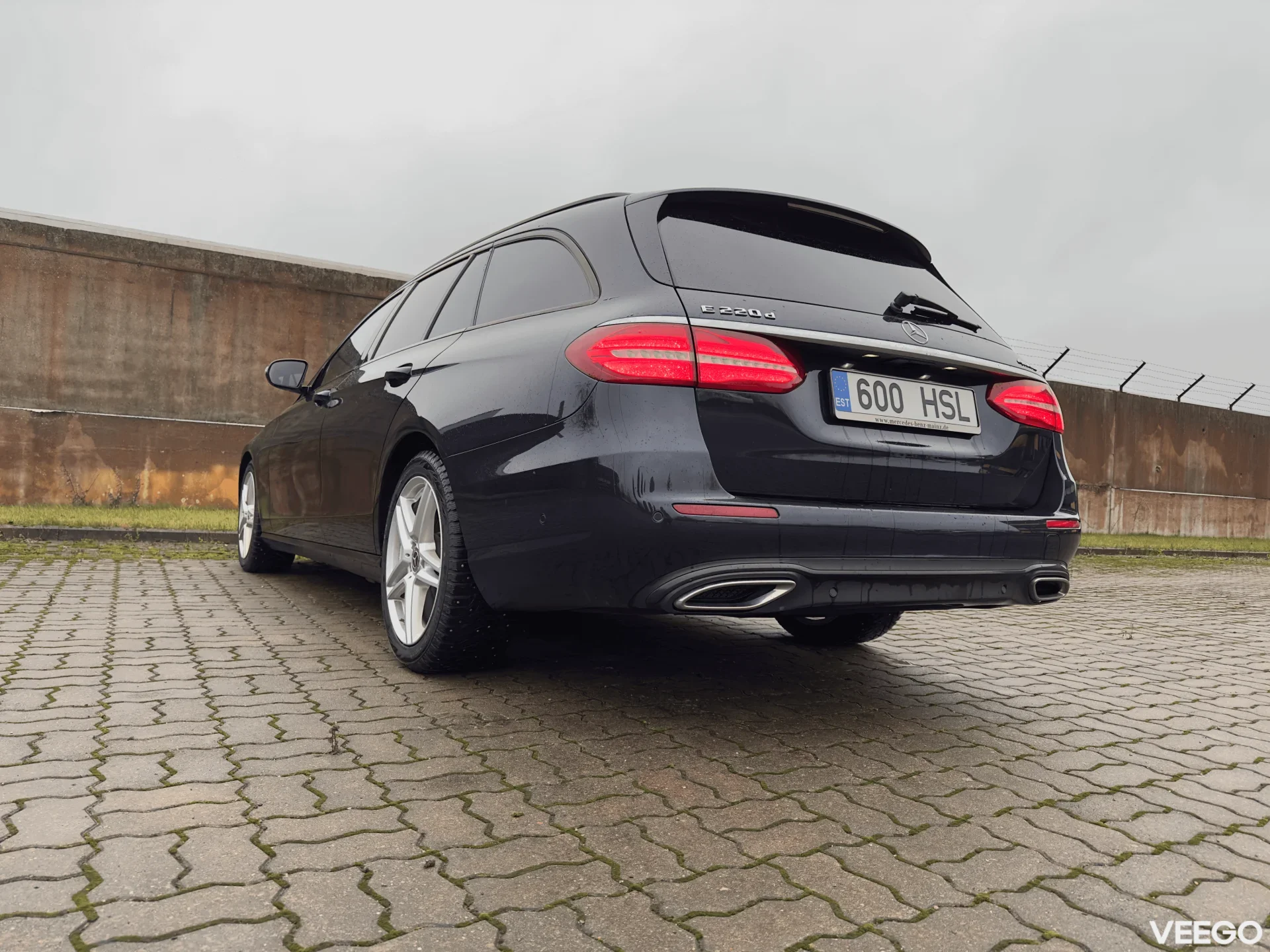 Mercedes-Benz E220 2.0 143kW