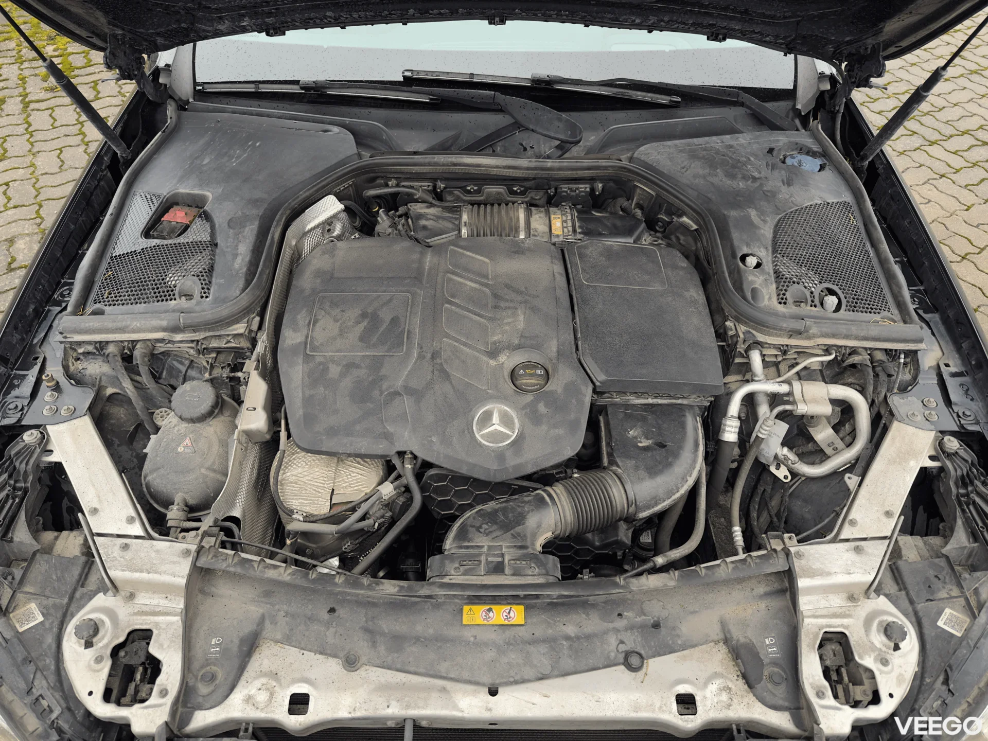 Mercedes-Benz E220 2.0 143kW