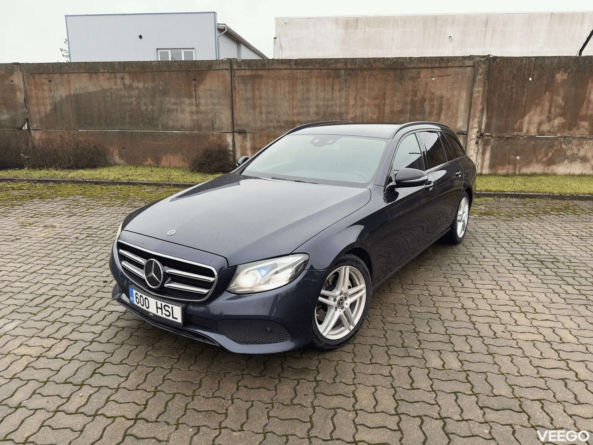 Mercedes-Benz E220 2.0 143kW