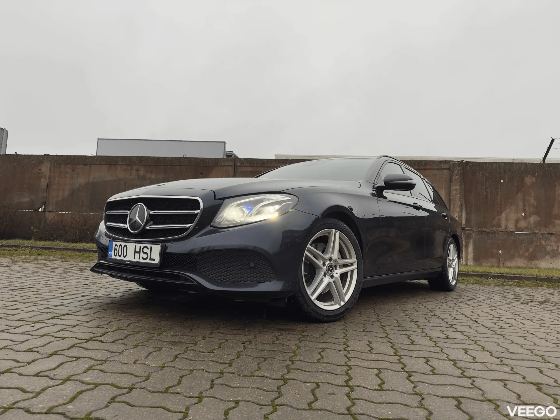 Mercedes-Benz E220 2.0 143kW