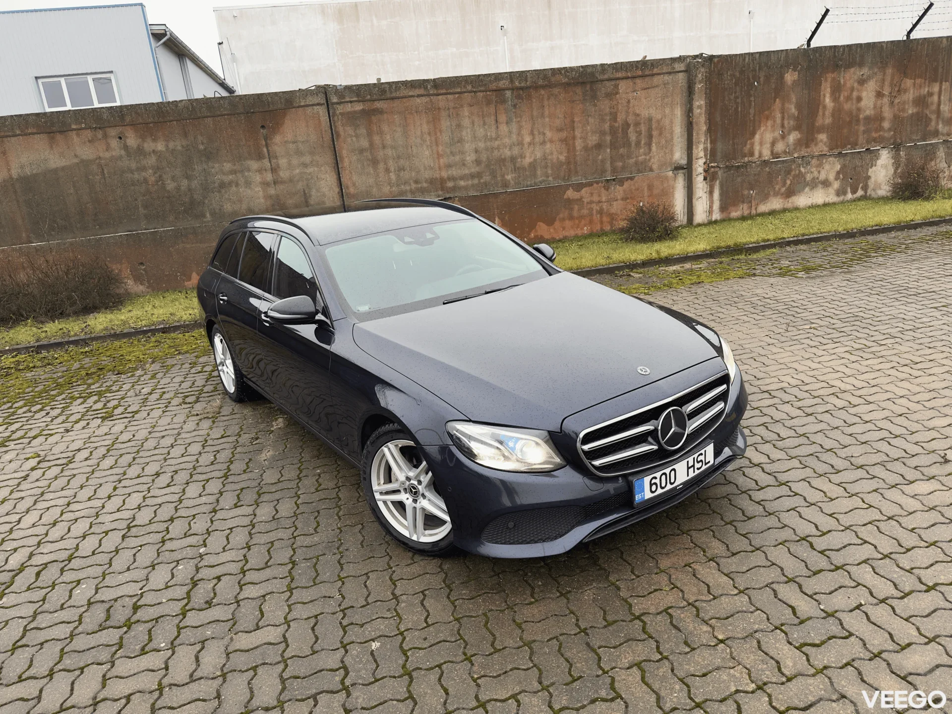 Mercedes-Benz E220 2.0 143kW