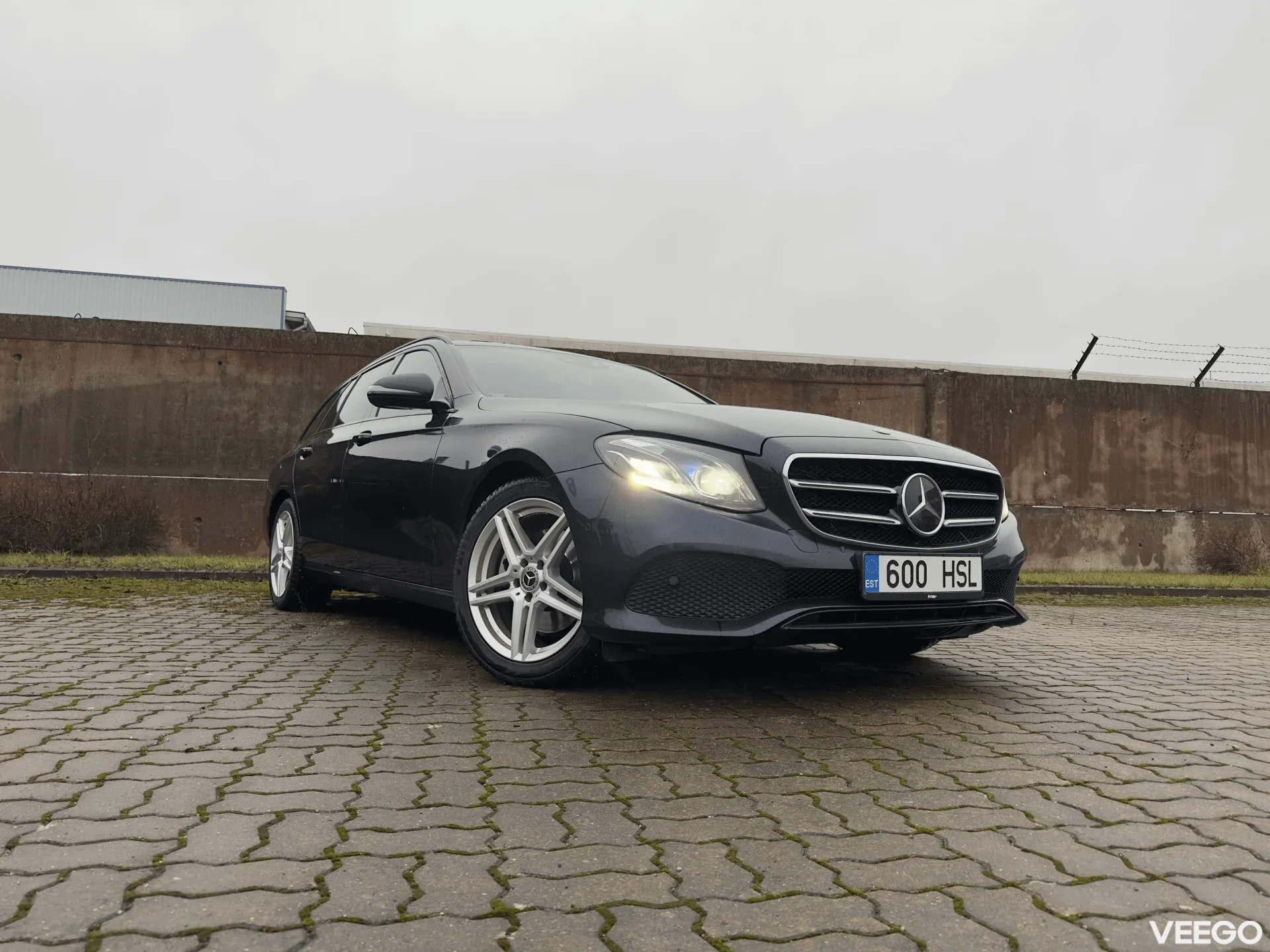 Mercedes-Benz E220 2.0 143kW
