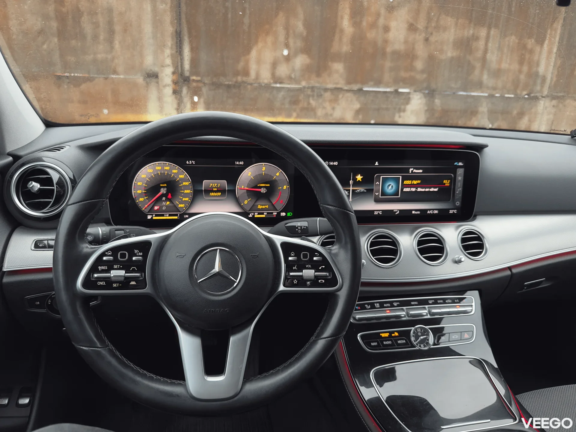 Mercedes-Benz E220 2.0 143kW