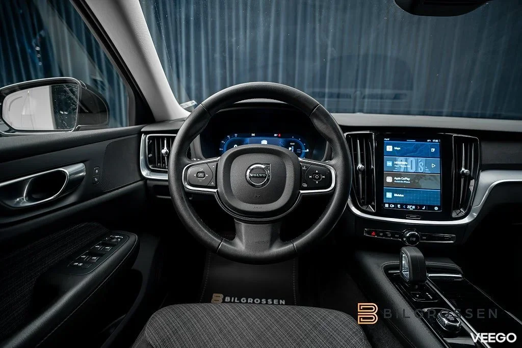 Volvo V60 Recharge T6 AWD 350hk Core Edition P-värmare 257kW