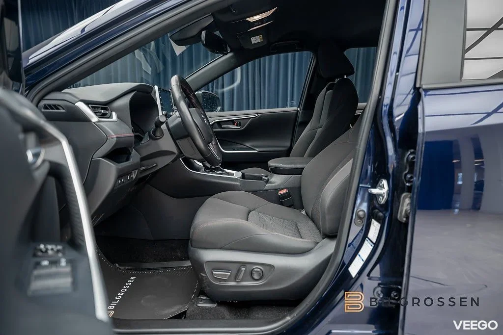 Toyota RAV4 Plug-in Hybrid E-CVT Active B-Kamera MOMS 225kW