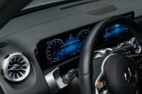 Mercedes-Benz EQB 300 4MATIC Progressive Värmare Kamera 168kW thumbnail