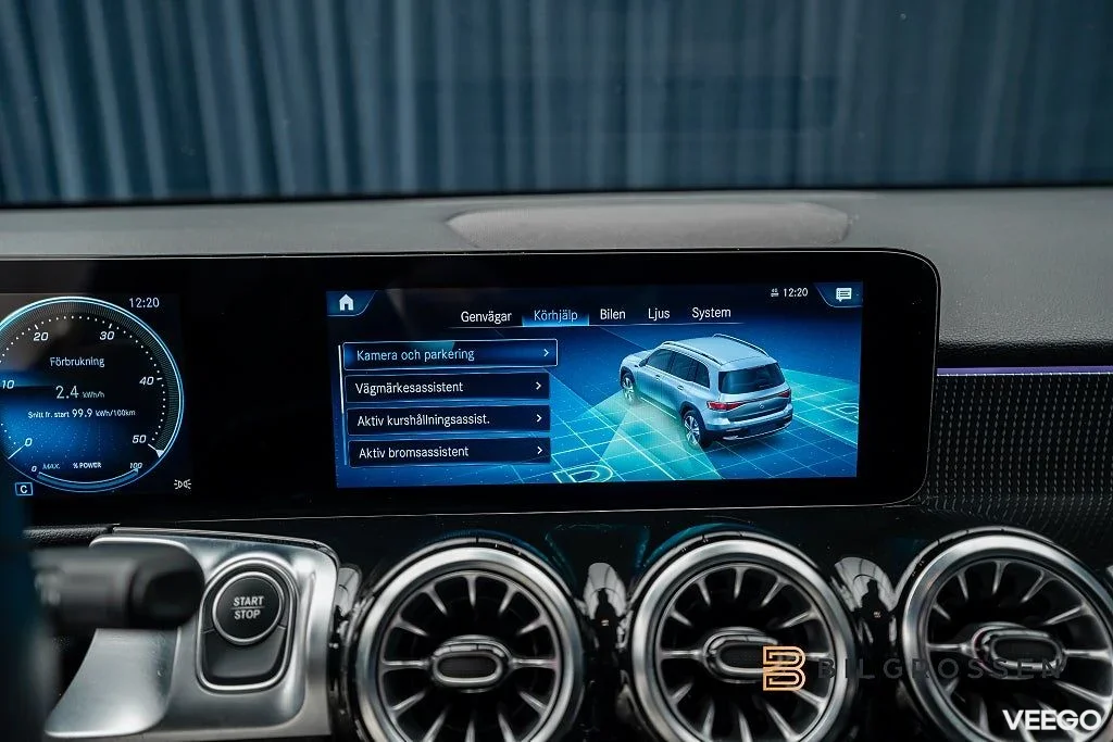 Mercedes-Benz EQB 300 4MATIC Progressive Värmare Kamera 168kW