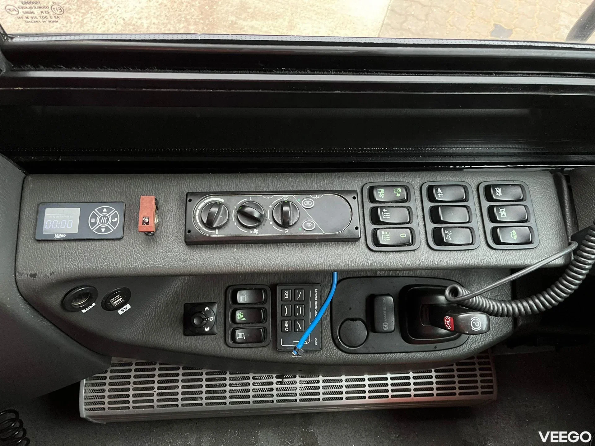 Scania K 320 CLASS 2 INTERCITY / AC / AUXILIARY HEATING / 11 units available 235kW