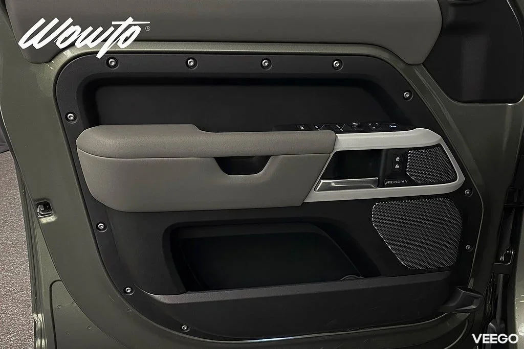 Land Rover Defender 110 D200 /Värmare /360 /Meridian/Se Spec 147kW