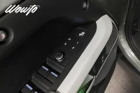 Land Rover Defender 110 D200 /Värmare /360 /Meridian/Se Spec 147kW thumbnail