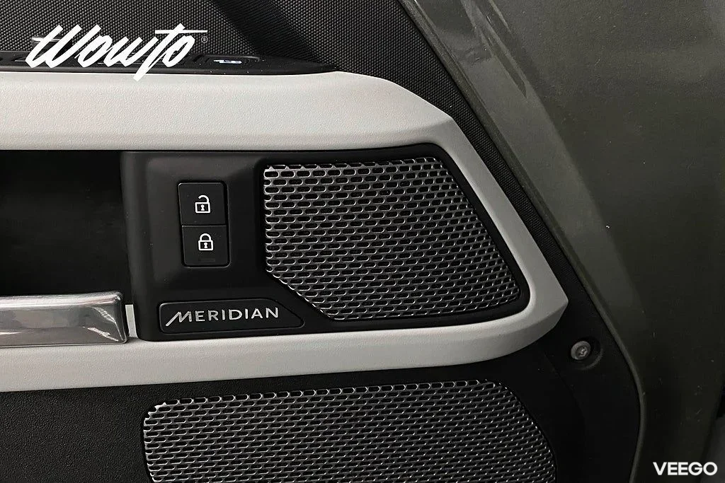 Land Rover Defender 110 D200 /Värmare /360 /Meridian/Se Spec 147kW