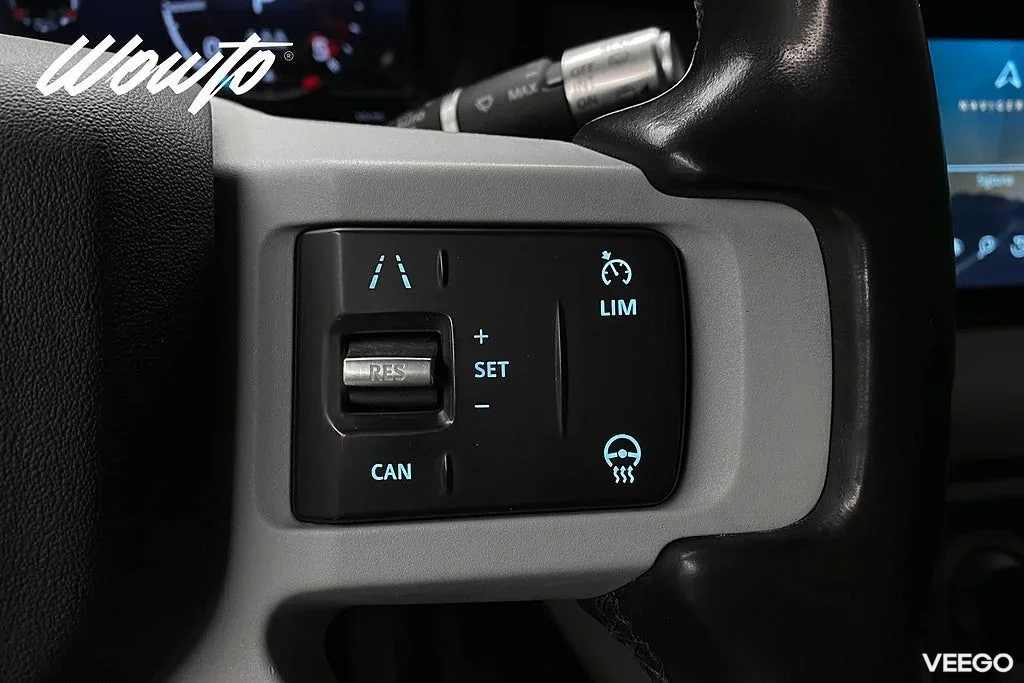 Land Rover Defender 110 D200 /Värmare /360 /Meridian/Se Spec 147kW