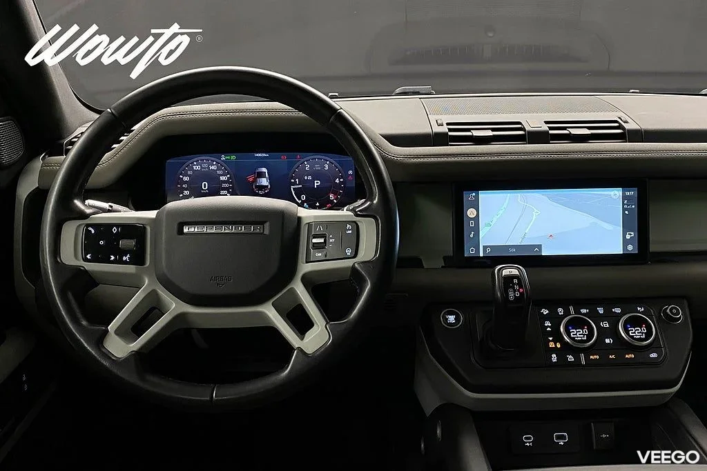 Land Rover Defender 110 D200 /Värmare /360 /Meridian/Se Spec 147kW