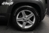 Land Rover Defender 110 D200 /Värmare /360 /Meridian/Se Spec 147kW thumbnail