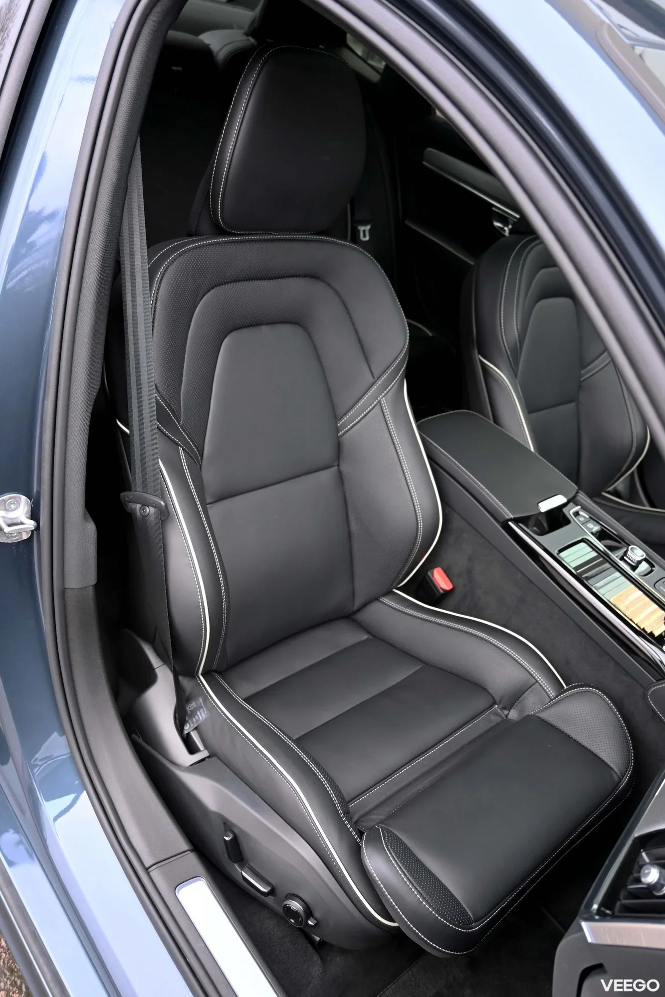 Volvo S90 AWD T8 B&W ULTIMATE DARK XENIUM INTELLI SAFE FULL 2 335kW