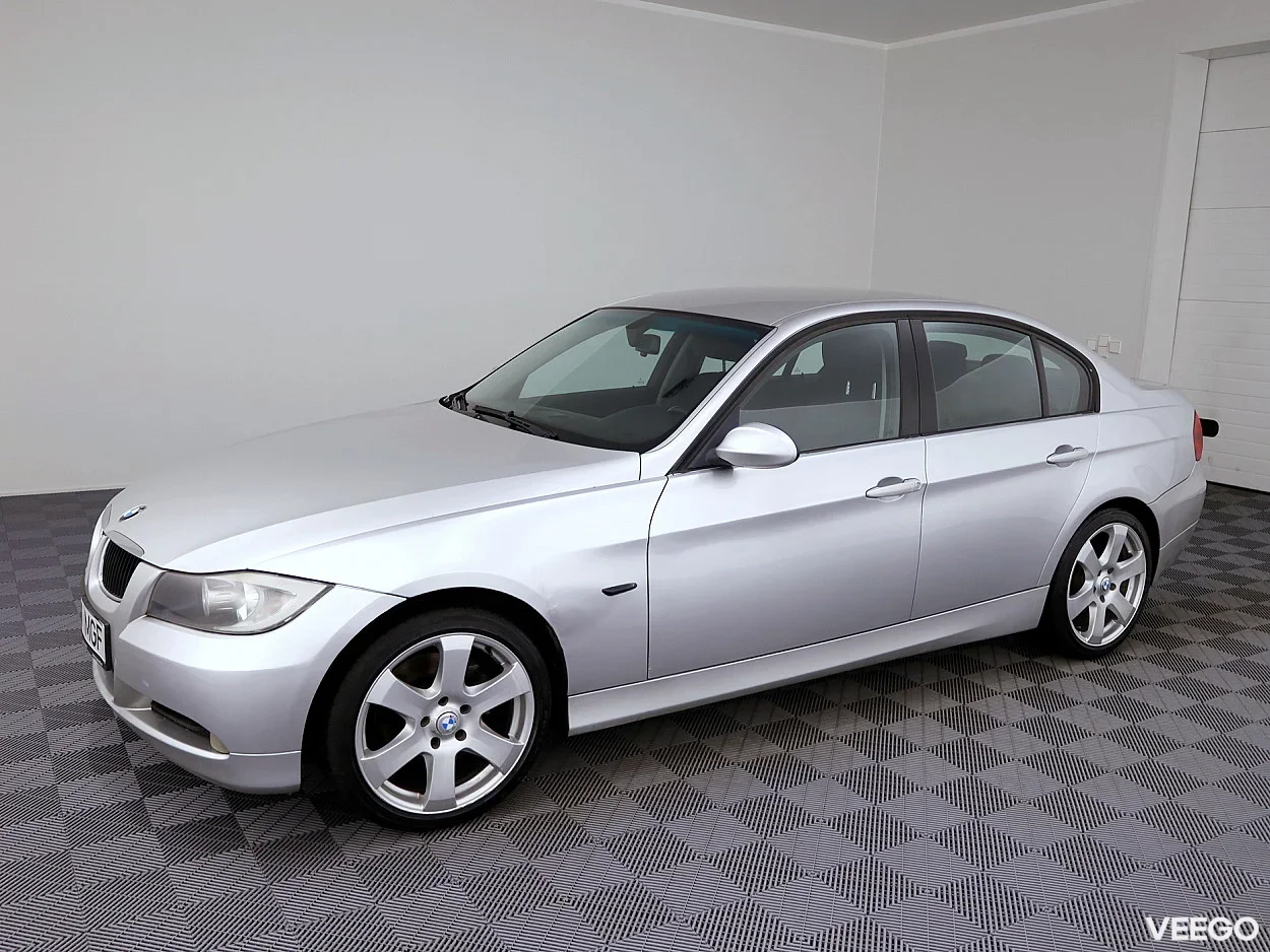 BMW 320 2.0 121kW