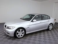BMW 320 2.0 121kW thumbnail