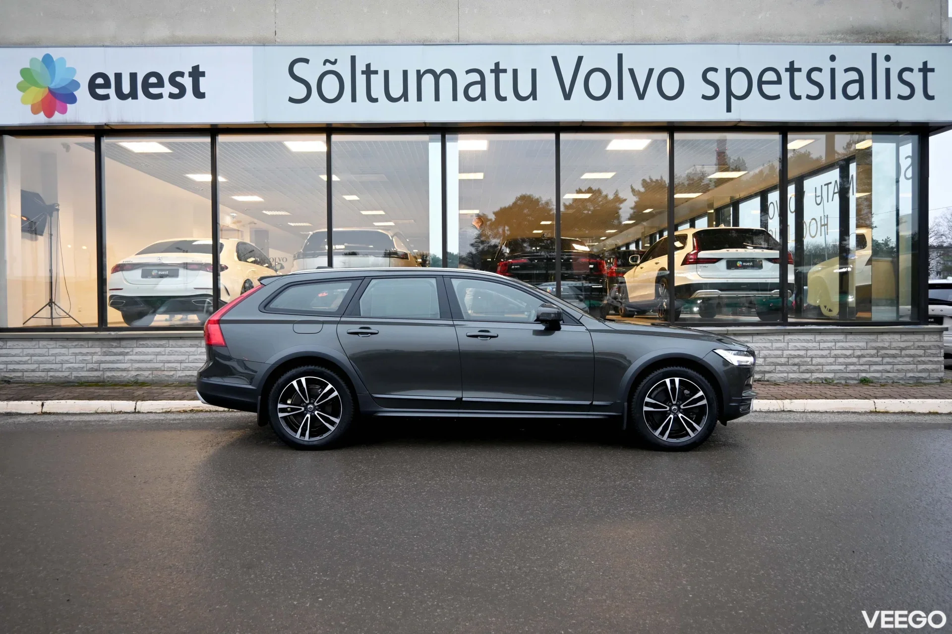 Volvo V90 Cross Country AWD B&W LUXURY INSCRIPTION XENIUM FULL 2