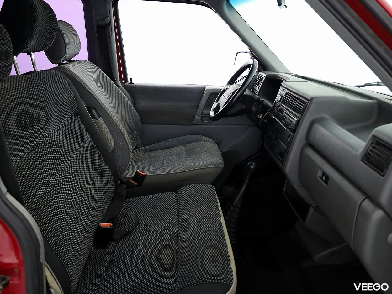 Volkswagen Caravelle 2.4 57kW